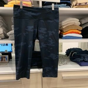 Lululemon Wunder Under leggings 6 Blue Camo Oil